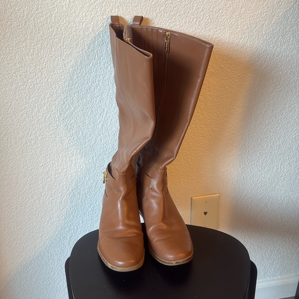 Gorgeous genuine leather Michael Kors boots